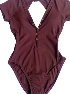 🍷 Snap Front Ribbed One Piece Swimsuit I WAS SO OBSESSED I BOUGHT 2 last summer!